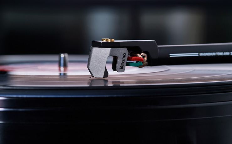 Ortofon MC Verismo cartridge on a tonearm playing a record