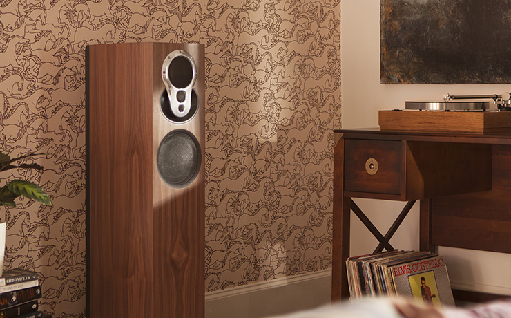 A Linn Akubarik speaker in a living room with an LP12 on a side table
