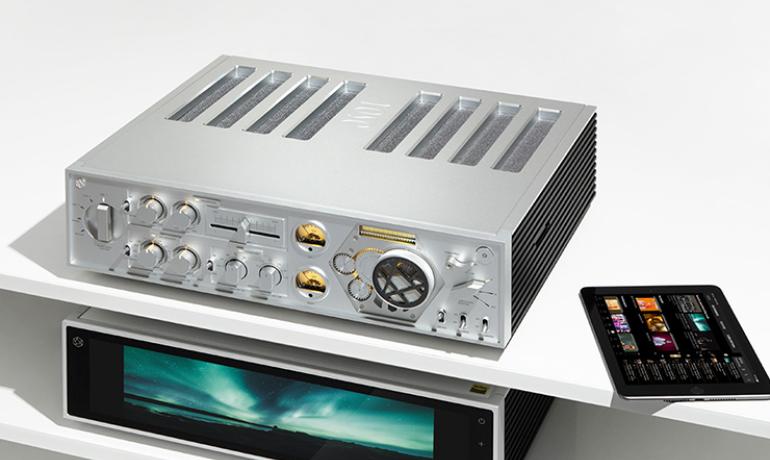 HiFi Rose RA180 – Integrated Amplifier on a white table