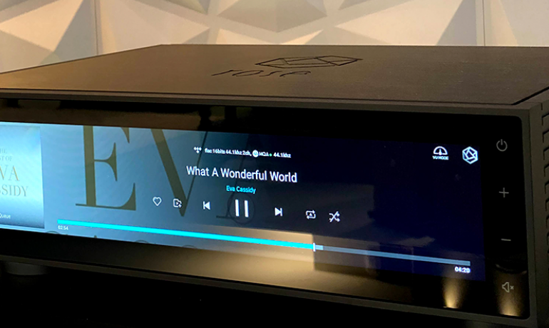 HiFi Rose RS150 Network Streamer, DAC and pre-amplifier in black showing Eva Cassidy playing