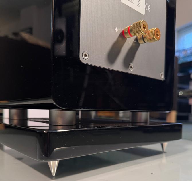 Audiovector QR5 Loudspeaker in black