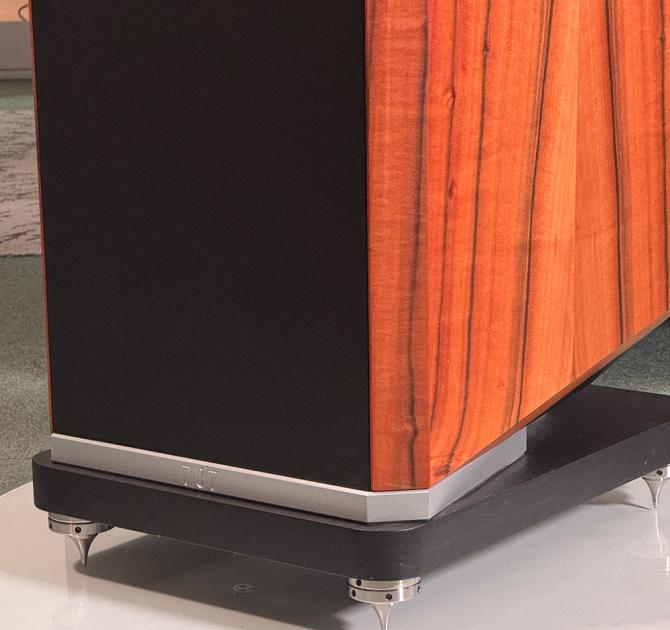 Kudos Titan 707 - Tineo