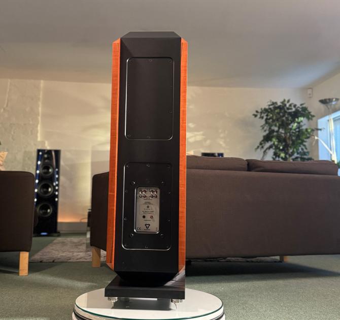Kudos Titan 707 - Tineo