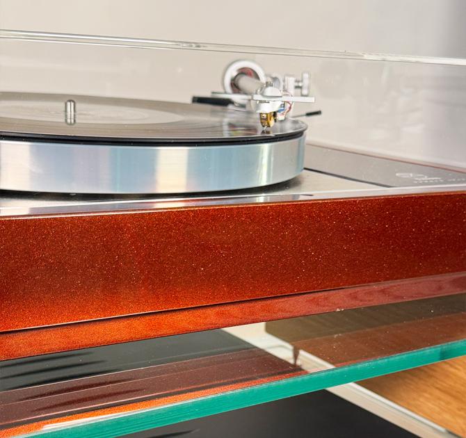 A close-up of the Linn Single Malt finish on an LP12 plinth