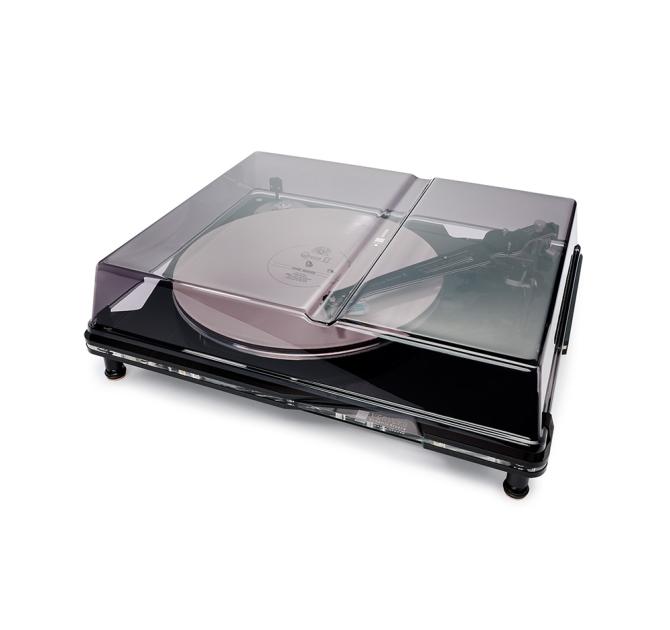 Vertere DG-X Turntable in black with the dust cover in place