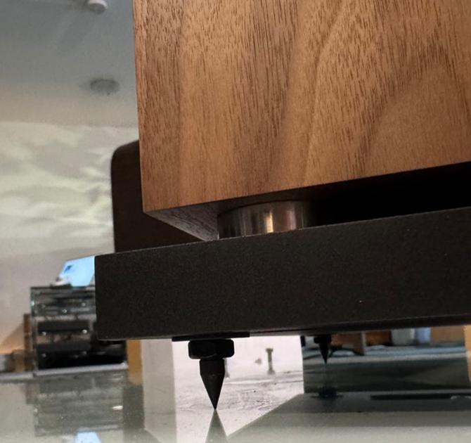 Linn 150 speaker in Walnut at ripcaster - close-up of the spike at the base of the stand