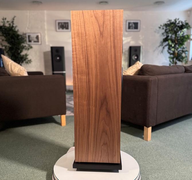 Linn 150 speaker in walnut at ripcaster