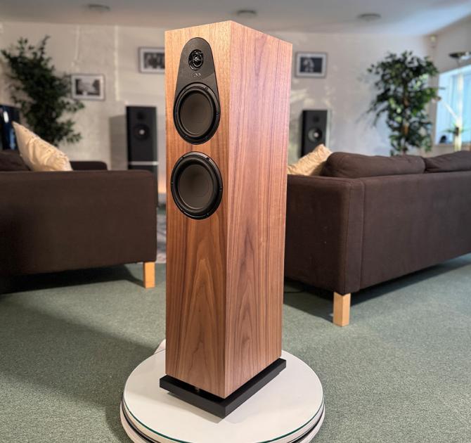 Linn 150 in walnut speaker at ripcaster 