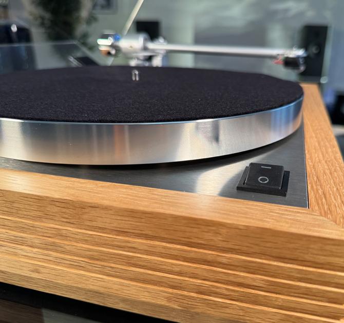 Linn Majik MM LP12 Fluted turntable in oak in the ripcaster showroom 