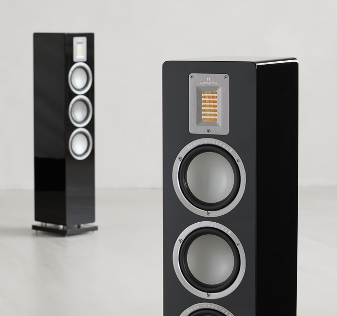 Audiovector QR5 pair in black.
