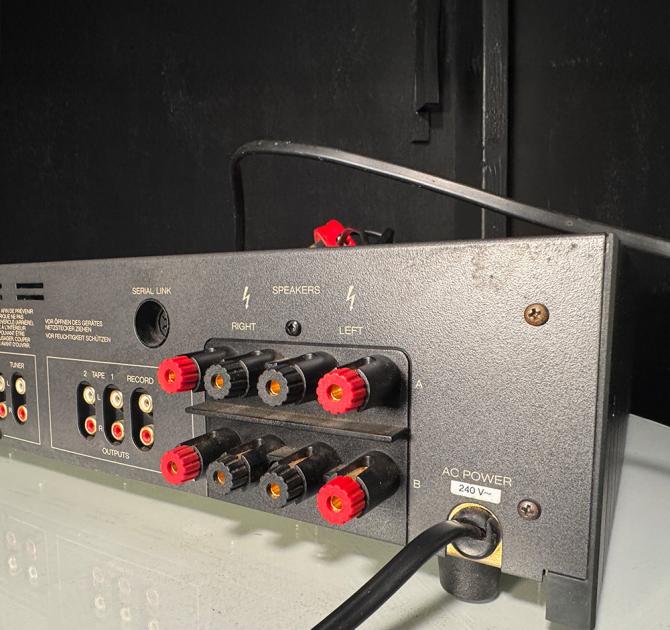 Revox Integrated Amplifier B150