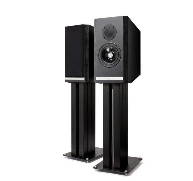 Kudos Titan 505 Speakers with stand in Black Oak