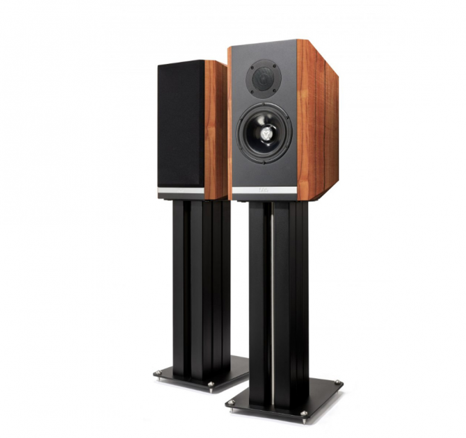 Kudos Titan 505 Speakers with stand in Tineo