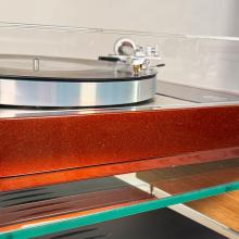 A close-up of the Linn Single Malt finish on an LP12 plinth