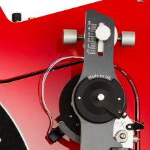Vertere DG-X Turntable in red close-up