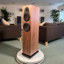 Linn 150 in walnut speaker at ripcaster 