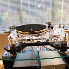 Vertere MG-1 MKII Magic Groove Turntable on a Vertere ISO Shelf at the ripcaster showroom